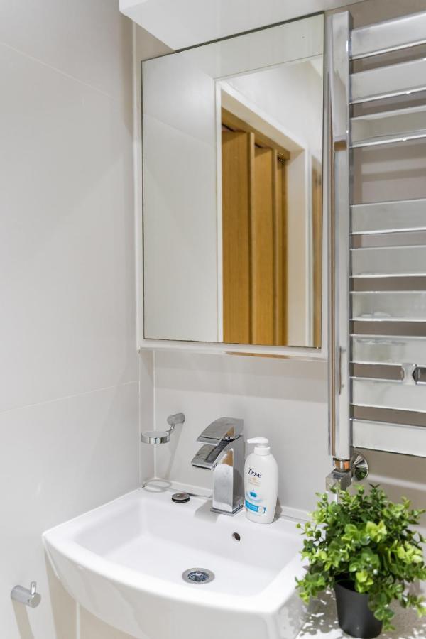 Chic 3 Bed Apartment Near London Bridge With Balcony Exterior foto